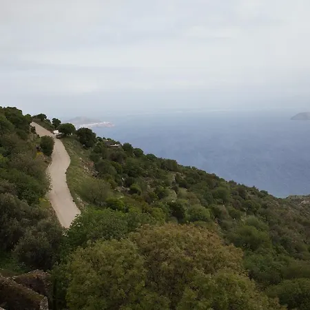 Holiday home Moustafa Stone House *